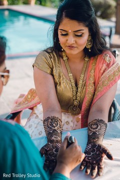Beautiful Henna on Indian Bride Beautiful Henna on Indian Bride