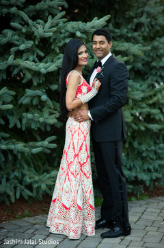 Indian Bride and Groom Reception Portrait Indian Bride and Groom Reception Portrait