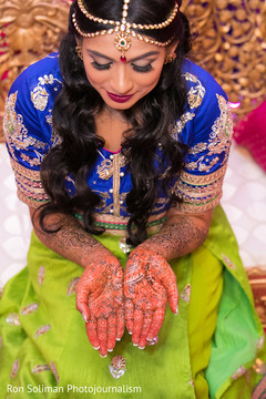 Charming maharani shows off her hand bridal henna. Charming maharani shows off her hand bridal henna.