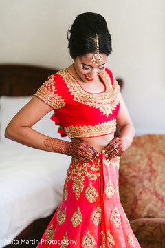 Maharani putting her bridal lengha on Maharani putting her bridal lengha on