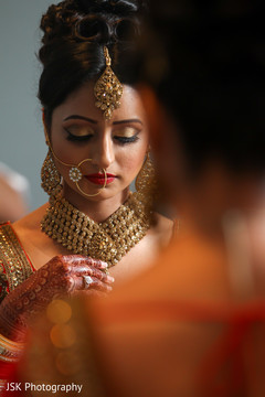 Lovely bride wearing her jewelry set Lovely bride wearing her jewelry set