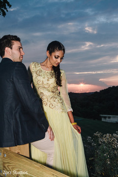 Gorgeous pale yellow gown Gorgeous pale yellow gown