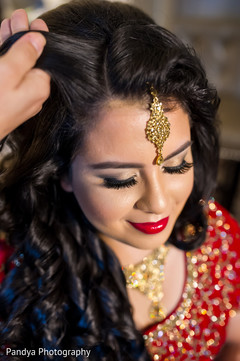See the Final touch ups for this charming indian bride. See the Final touch ups for this charming indian bride.