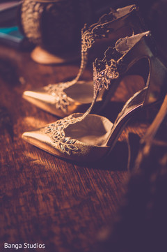 Indian bride golden high heels. Indian bride golden high heels.