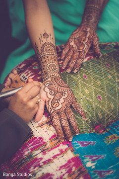 Bridal mehndi art. Bridal mehndi art.