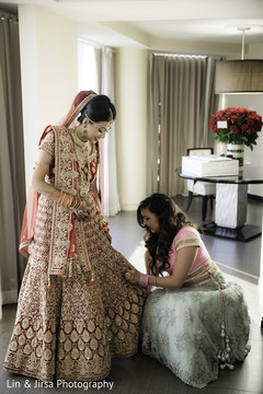 Fascinating indian bride ceremony outfit. Fascinating indian bride ceremony outfit.