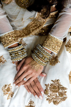 Lovely golden mehndi Lovely golden mehndi
