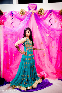 Maharani mehndi style. indian pre-wedding celebrations,indian wedding mehndi party,indian bride