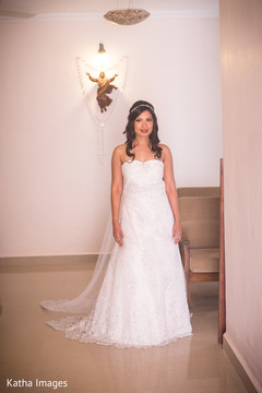 Lovely maharani in her wedding dress Lovely maharani in her wedding dress