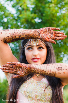 Gorgeous indian bridal design. Gorgeous indian bridal design.