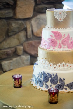 Indian wedding reception cake Indian wedding reception cake