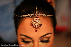 Indian bride head jewelry piece. indian bride getting ready,indian bride,indian bridal jewelry